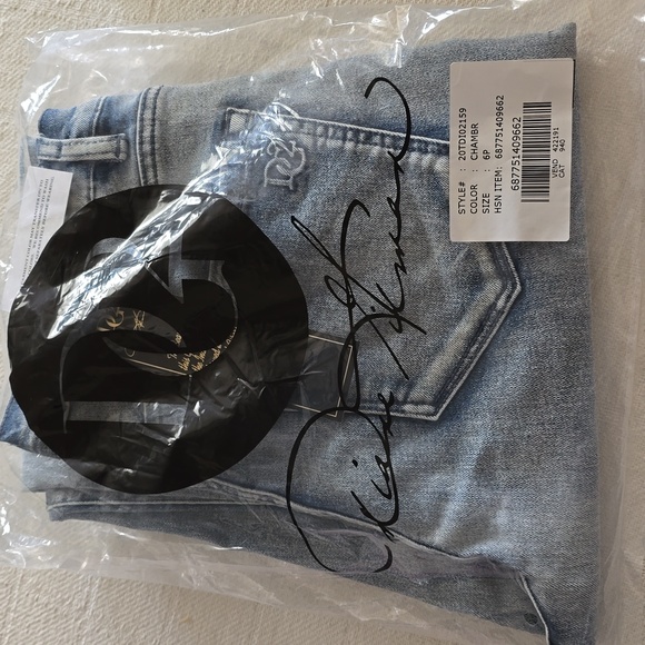 DG2 By Diane Gilman Ladies Floral Fray Hem Jeans - Picture 13 of 17